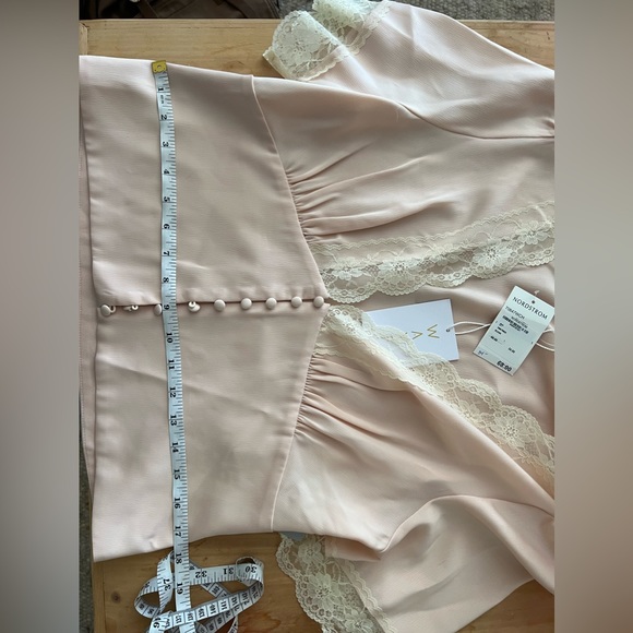 WAYF Pink Lace Deep-V Button Top - Picture 5 of 7